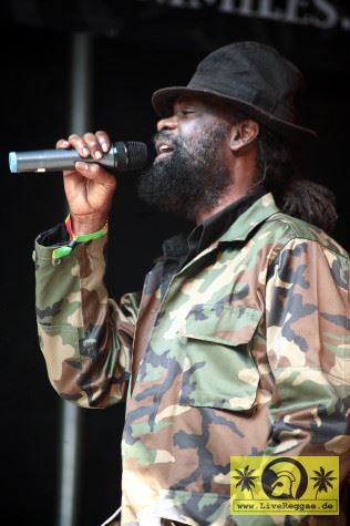 Rasta Pacey (Jam) with The Small Axe Band 13. Reggae Jam Festival - Bersenbrueck 11. August 2007 (3).JPG